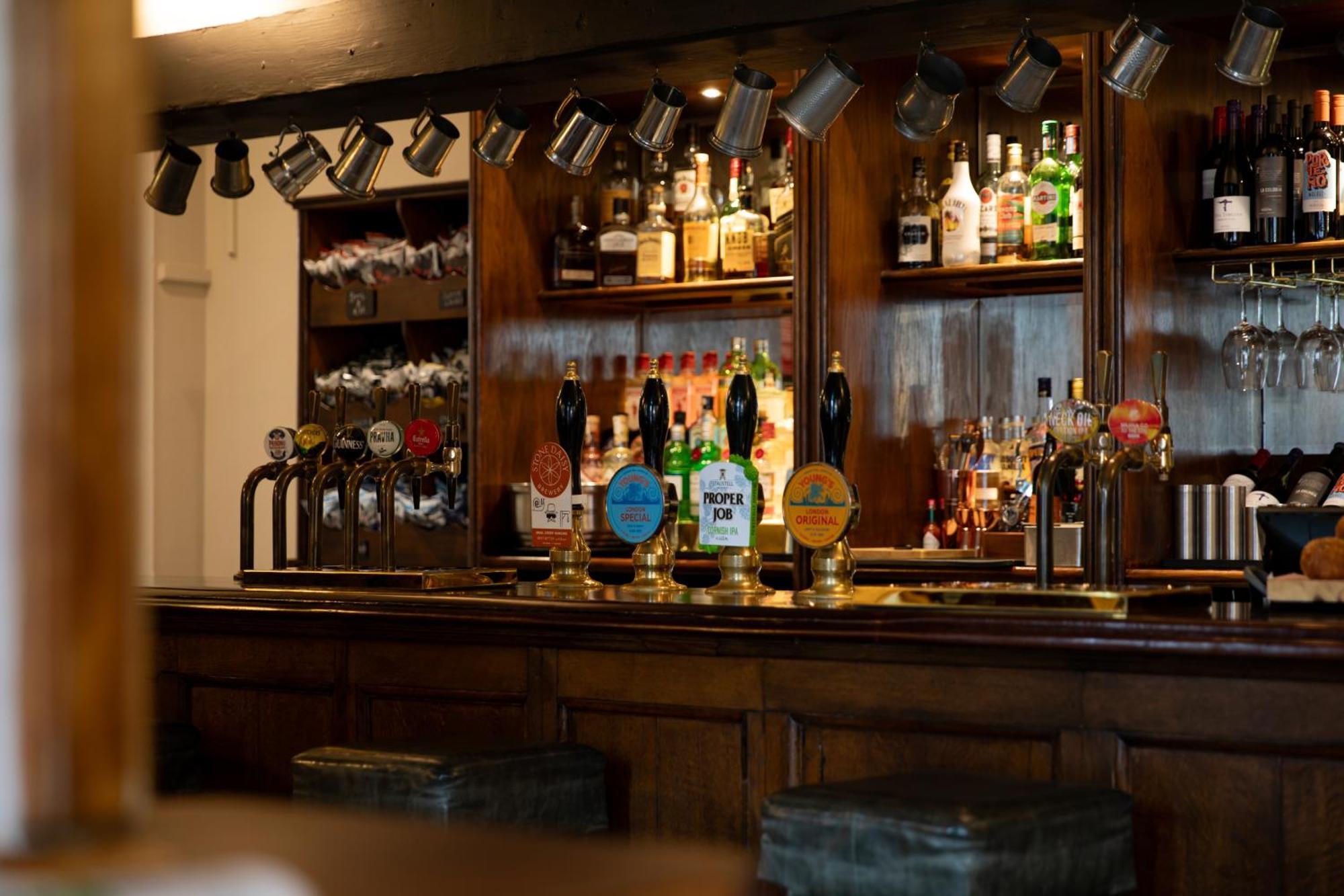 The Lamb Inn Hindon Екстериор снимка