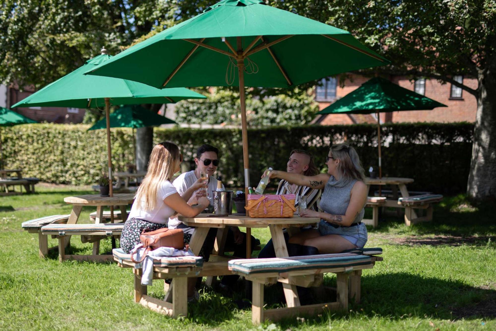 The Lamb Inn Hindon Екстериор снимка