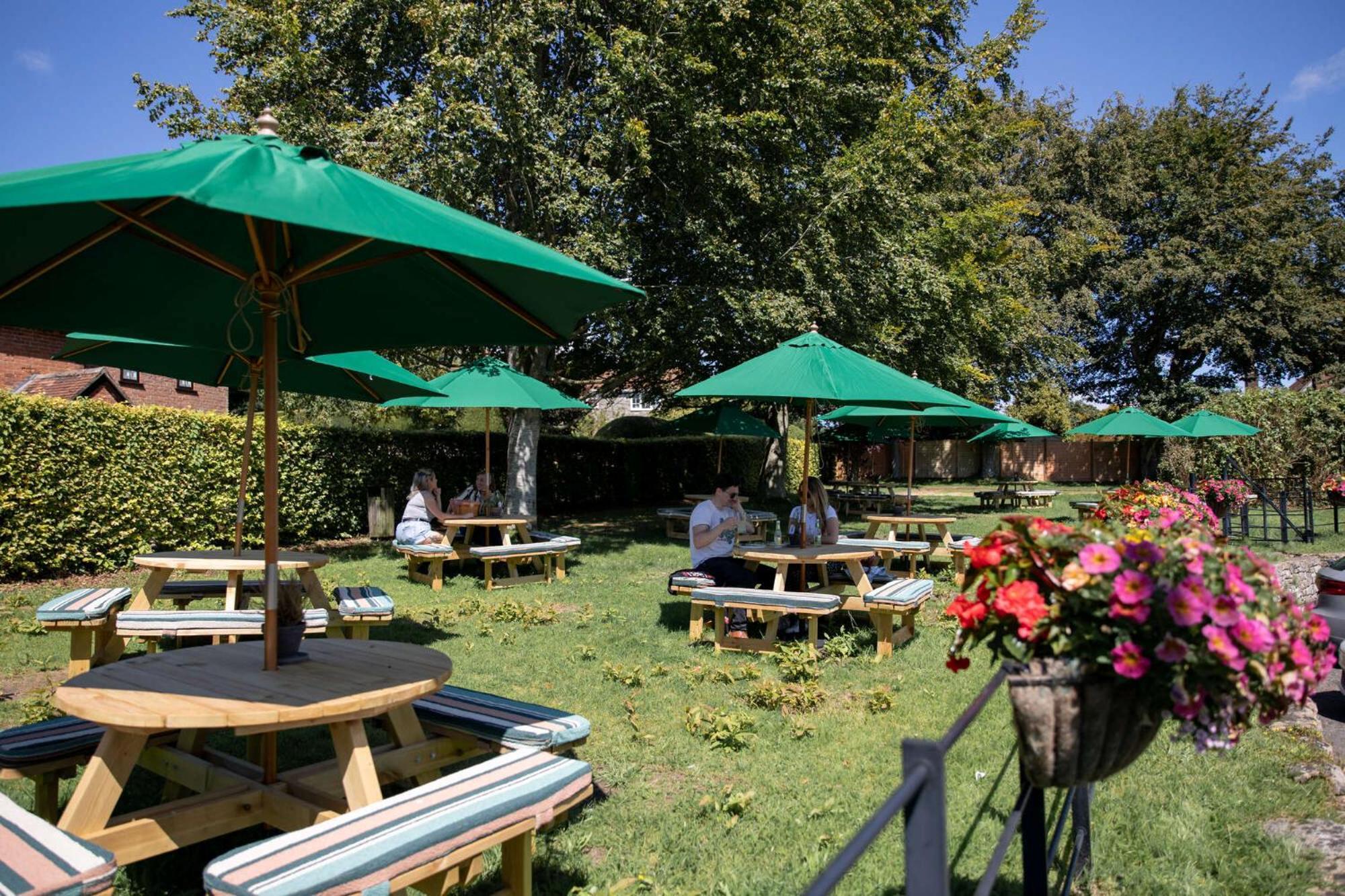 The Lamb Inn Hindon Екстериор снимка