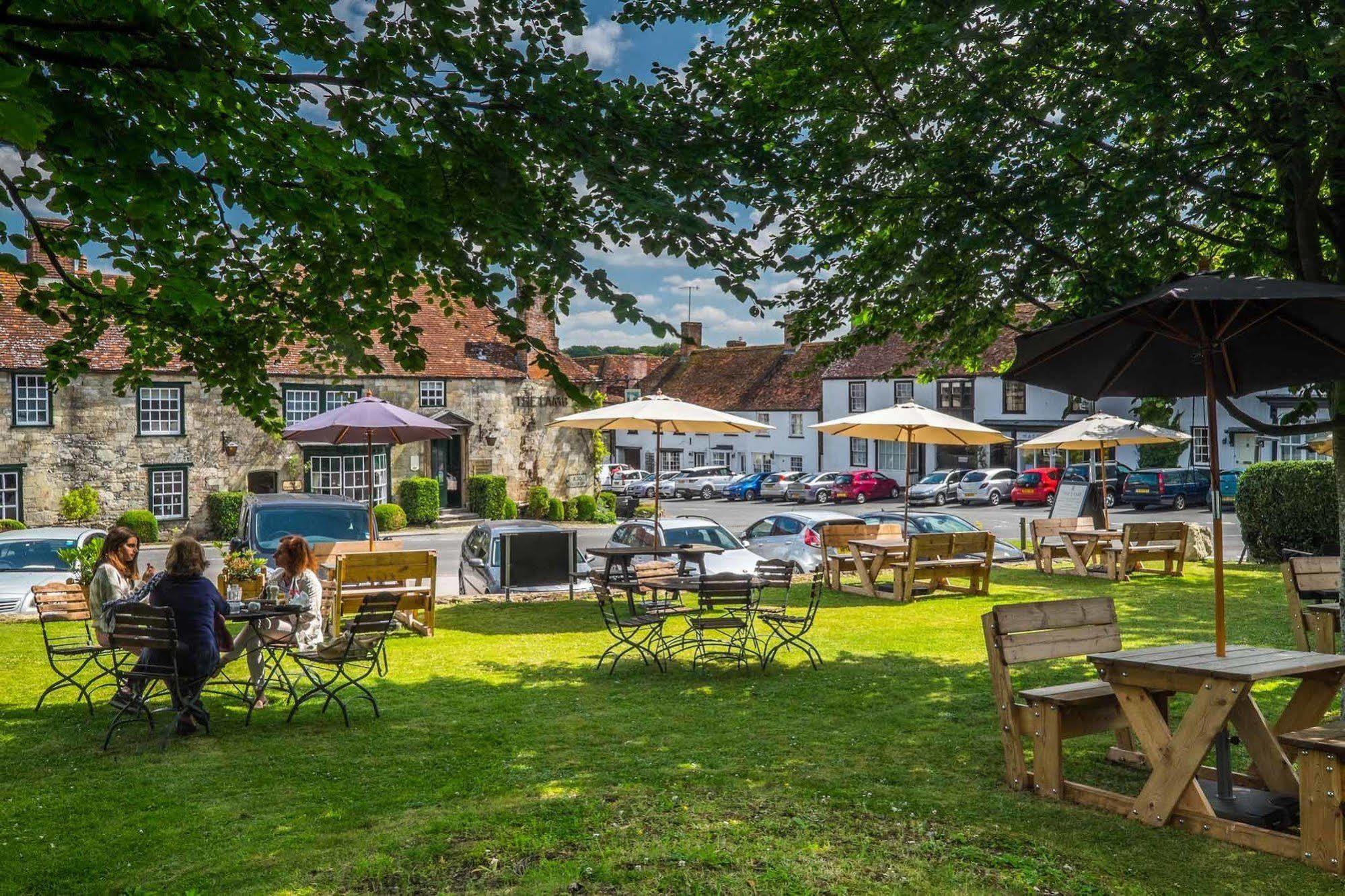 The Lamb Inn Hindon Екстериор снимка
